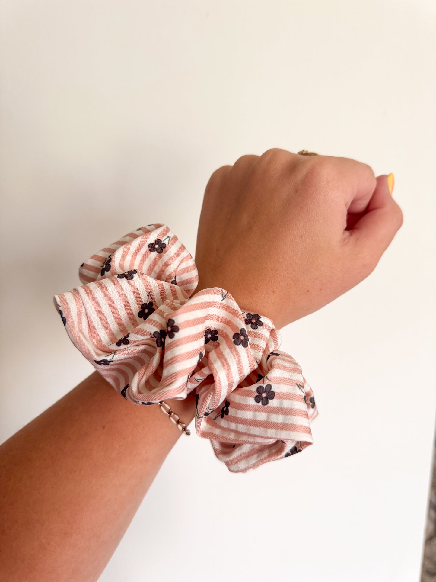 Skipper Scrunchie