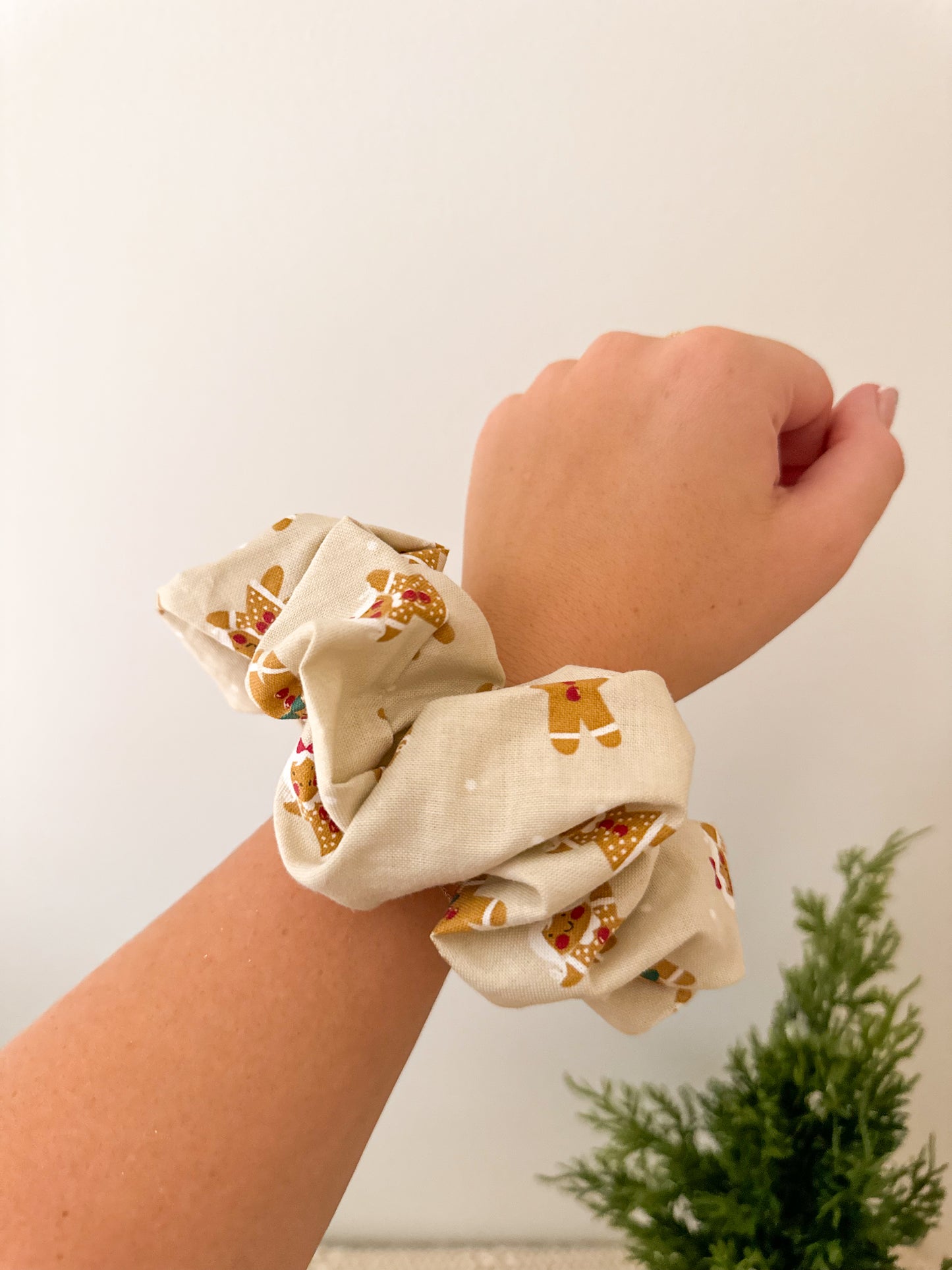 Gingerbread Wishes Scrunchie